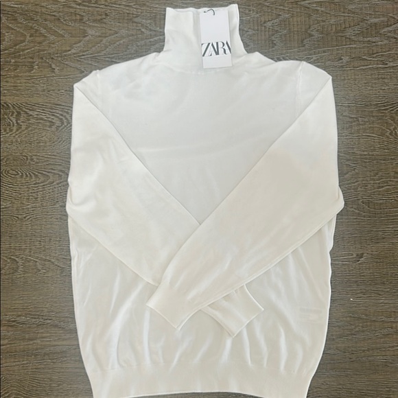 Men’s White Sweater - Picture 1 of 1